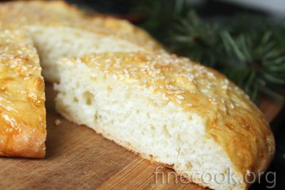 Белый хлеб с кунжутом