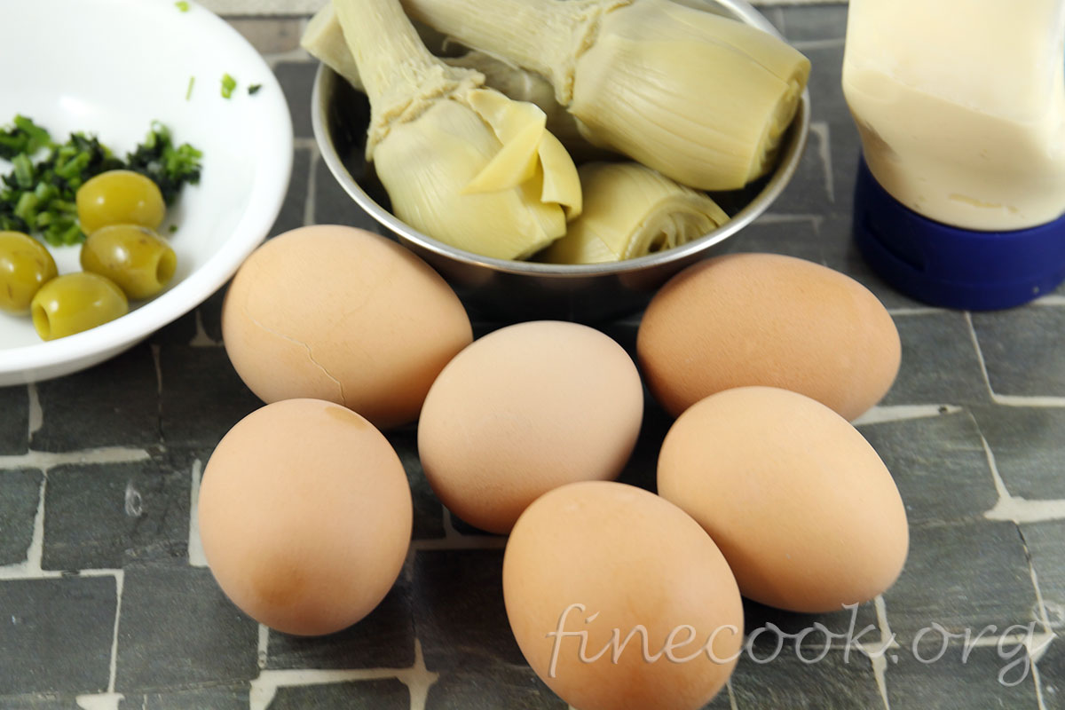 Яйца с начинкой из артишока